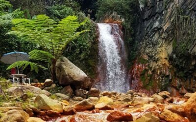 Entdecken Sie die bezaubernde Schönheit der Pulangbato Falls in Negros Oriental: Ein Naturwunder, das man gesehen haben muss!